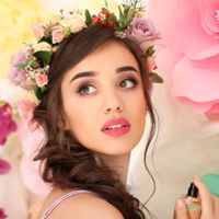 Perfume La Vie Est Belle En Rose: 3 fragrâncias elegantes e parecidas com rosas que vão te deixar com cheiro de rica já!