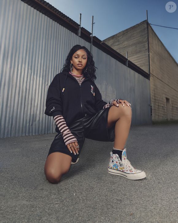 Collab conecta os clássicos Chucks ao universo lúdico de uma das franquias mais amadas do mundo