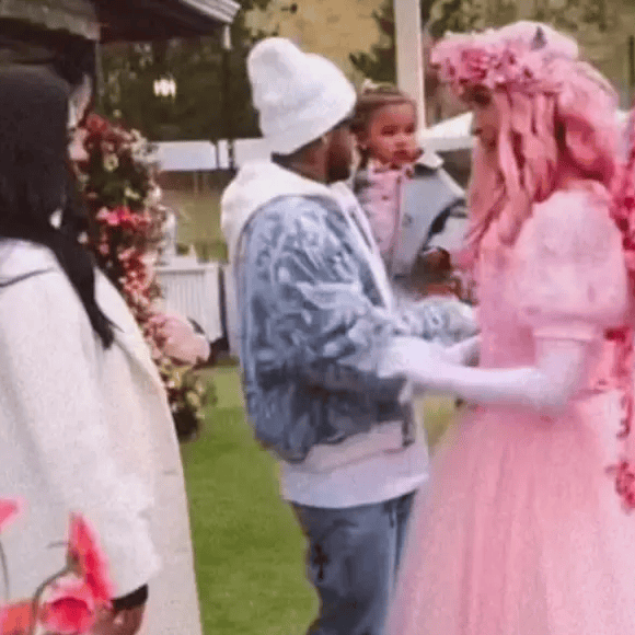 Grávida, Bruna Biancardi surge na festa da filha de Neymar e Amanda Kimberlly e vira alvo de críticas nas redes sociais