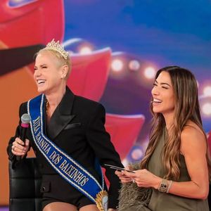Xuxa foi coroada por Patrícia Abravanel como Rainha dos Baixinhos