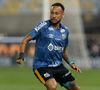 Em um vídeo viralizado na web, Neymar aparece chegando no vestiário do Santos com uma caixa de som muito alta