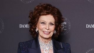 Azeite de oliva e folhas de hortelã: o segredo simples da beleza e jovialidade de Sophia Loren aos 91 anos é fácil de ser replicado