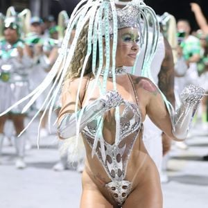 Carnaval 2025: Fabíola de Andrade é rainha de bateria da Mocidade pelo segundo ano consecutivo