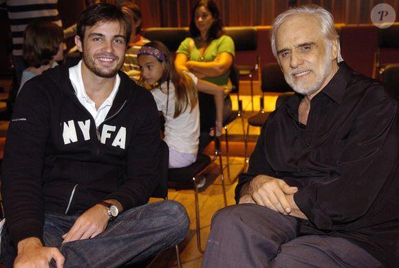 Foto de Max Fercondini no especial 'A Princesa e o Vagabundo' (2010) ao lado de Francisco Cuoco
