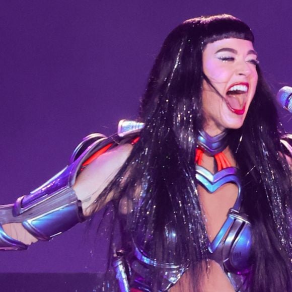 O segredo do corpo de Katy Perry aos 40 anos: além da musculação, cantora faz um exercício fantástico para manter o corpo tonificado