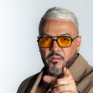 O documentário ‘Belo, perto demais da luz’ aborda o casamento e o período em que a atriz frequentava uma penitenciária para visitar o cantor preso