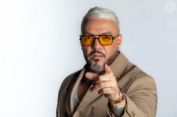 O documentário ‘Belo, perto demais da luz’ aborda o casamento e o período em que a atriz frequentava uma penitenciária para visitar o cantor preso