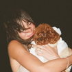 A ciência confirma: muito além do carisma, a cachorrinha de Bruna Marquezine, Chihiro, é da 2ª raça mais bem-colocada em ranking com 133 concorrentes por forte habilidade