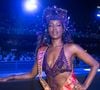 Iza participou do segundo dia dos desfiles das escolas de samba do Rio de Janeiro