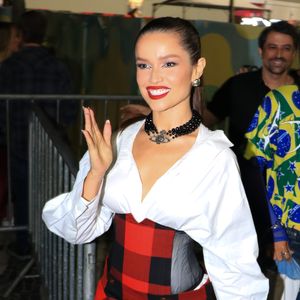 Juliette chegou sorridente ao show, mas pouco depois foi flagrada aos prantos