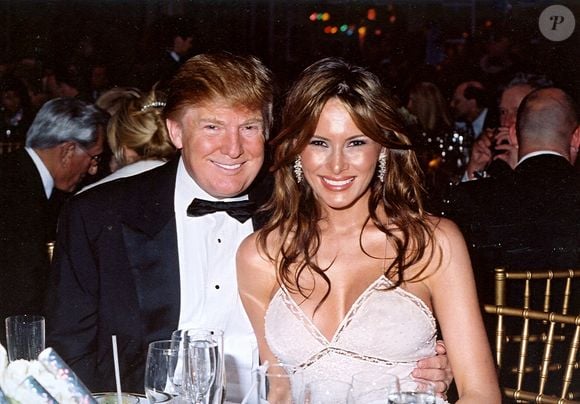 Já aos 34 anos, o médico opinou sobre suas bochechas mais cheias, dizendo que ela poderia ter feito implantes