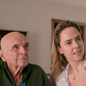 Ana Paula Renault ainda não viu o último vídeo gravado para ela pelo pai