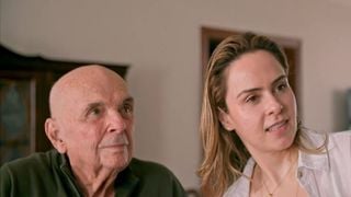 Veja o último vídeo que Gerardo Renault gravou para a filha Ana Paula, já confinada no 'BBB 26': 'Saudades são muitas'