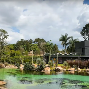 Lago artificial é o lugar mais inusitado da mansão de Felipe Titto