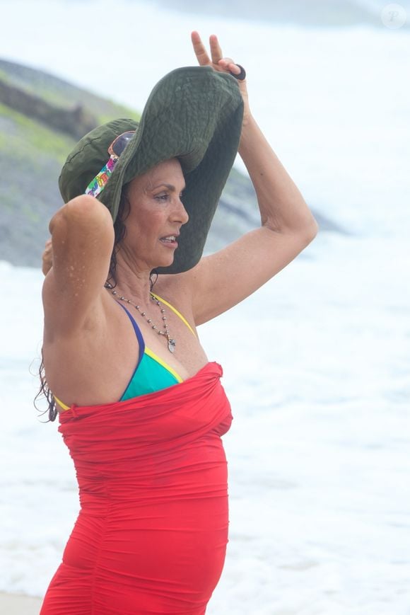 Giovanna Gold está de volta à TV no elenco de 'A Fazenda 18'