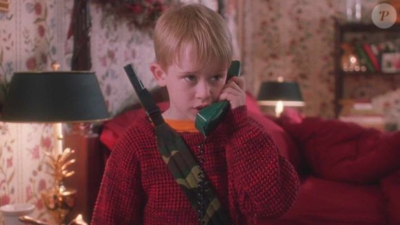 Os filhos de Macaulay Culkin chegam a se colocar no lugar de Kevin McCallister, sem imaginar quem realmente está ao lado deles