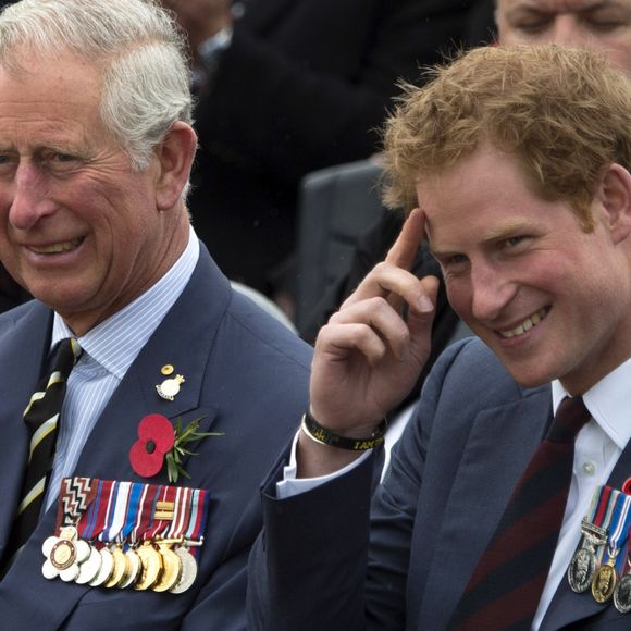 Príncipe Harry visitará o Reino Unido na próxima semana, mas ainda NÃO TEM IDEIA se verá o próprio pai, o rei Charles