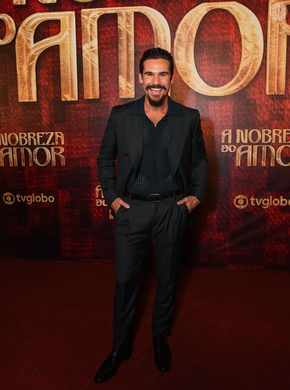 A novela 'A Nobreza do Amor' estreia dia 16 de março com Nicolas Prattes como vilão