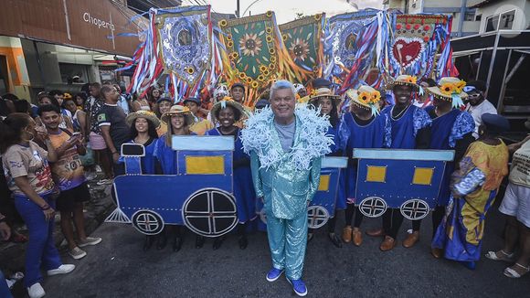 Carnaval 2025: Globo mostra desfiles das escolas de samba do Rio só para o Rio de Janeiro desde o seu início (21h55), enquanto o resto do país só acompanha a partir de 0h depois do Oscar em 2 de março de 2025