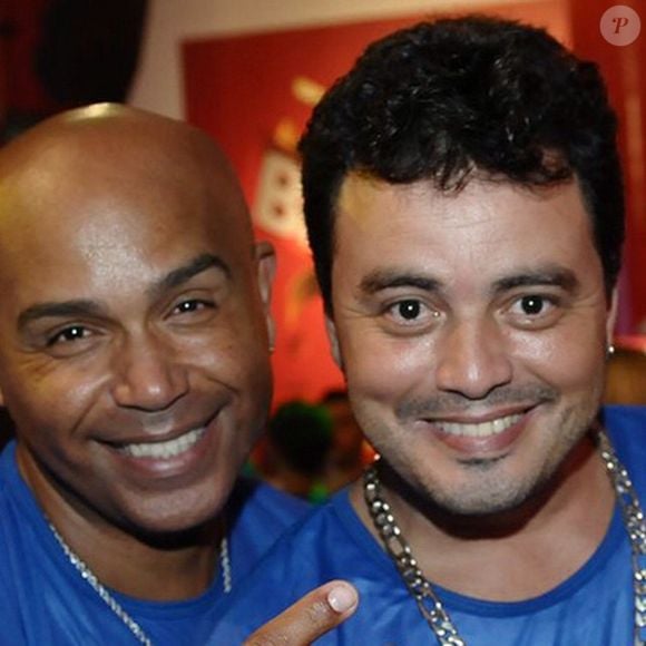 De acordo com o g1, Rick e Renner formaram a dupla em meados dos anos 1980, em Brasília, e ganharam projeção nos anos 1990 com sucessos como 'Ela é Demais', 'Muleca' e 'Na Pontinha do Pé'