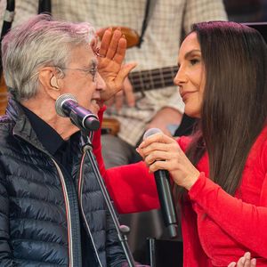 ‘Altas Horas’ exibiu um especial de 25 anos do programa com a participação de Caetano Veloso e mais artistas no sábado passado (11)