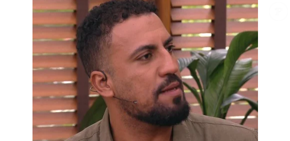 Ricardo Teodoro parece já ter percebido um dos grandes problemas de 'Quem Ama Cuida'. Em participação no 'É de Casa' deste sábado, 5 de setembro, o ator, que interpreta Joel praticamente desistiu de torcer pelo romance do cozinheiro com Adriana (Leticia Colin).