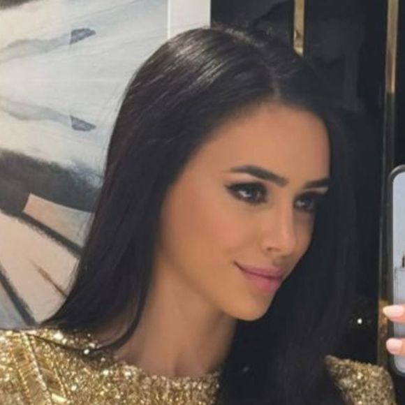 Veja mais detalhes do look extravagante de brilhos que Bruna Biancardi apostou para o Réveillon ao lado de Neymar, em Dubai.
