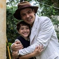 Separado do filho por vingança, Candinho reencontra Samir e revela o amor de pai que move 'Êta Mundo Melhor' desde o início; fotos!