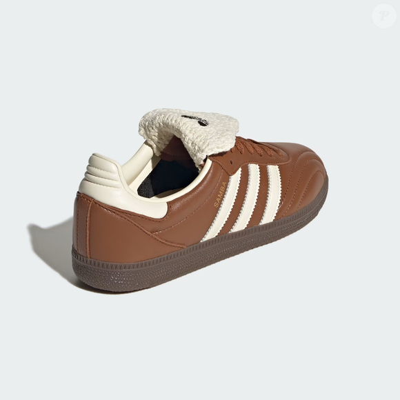 Com proposta inspirada no futebol clássico, o Adidas Samba Língua Longa aposta em língua oversized e acabamento premium para conquistar o público fashionista