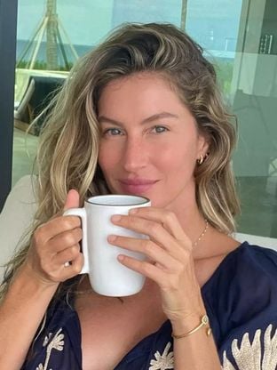 A melhor bebida para ajudar na digestão após o jantar, segundo uma nutricionista