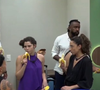 Participantes do 'Casa do Patrão' levaram bronca por aceitarem bananas servidas por um dos integrantes do Trampo