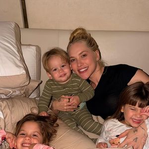 A educadora infantil e pesquisadora em neurociência Tania García defende que dormir com os filhos pode favorecer o descanso, o vínculo afetivo e o desenvolvimento emocional das crianças