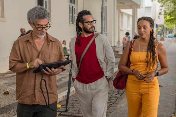 Embora Bela ainda fique balançada com Gabriel (Thiago Lacerda), seu antigo namorado, a relação com Lucas mostra uma conexão construída também pelo diálogo.