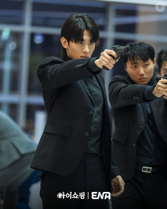 'The Defects' é um thriller de ficção científica, mas também conta com momentos de ação