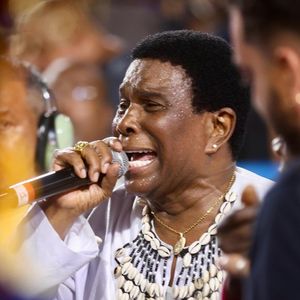 Neguinho da Beija-Flor se despediu da Sapucaí  em 2025 depois de 50 anos como a voz da escola de Nilópolis