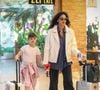 Filha de Débora Nascimento e José Loreto, Bella Loreto chamou atenção pela altura ao aparecer com a mãe no aeroporto