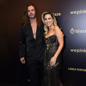 Segundo vizinhos, Wanessa Camargo deixou os pertences de Dado Dolabella embalados em sacos de lixo