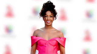 Perfume que gruda na alma e rouba a cena: o 'La Bomba' de Carolina Herrera tem cheiro de rica e 'gêmeo' barato da Wepink