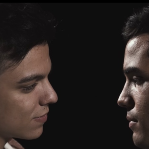 'Seu Costume', de Bruno Gadiol e Gabriel Nandes, ganhou um clipe romântico com beijo entre os dois artistas