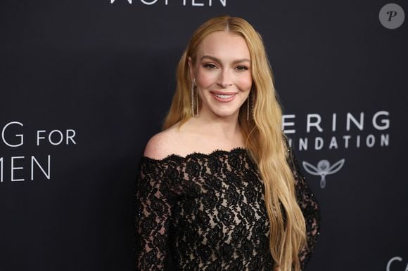 Lindsay Lohan, no entanto, garante não ter feito cirurgias em seu rosto, agora rejuvenescido