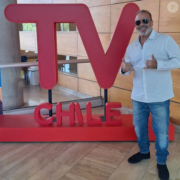 André Mattos deixou a barba grisalha e garantiu um charme a mais para seu visual