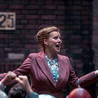 A Netflix estreia uma série ambientada na Europa dos anos 70 com um enredo tão impactante que cancelei todos os meus planos para o fim de semana