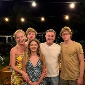 Luciano Huck, Angélica, Joaquim, Benício e Eva precisaram de sessões de terapia após acidente de avião em 2015