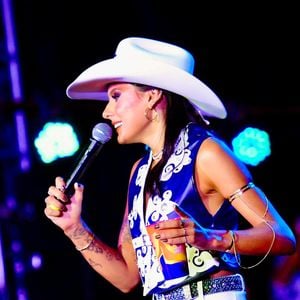 Confirmou romance? Ana Castela quebra silêncio sobre suposto affair com agroboy: 'Deixa beijar na boca'