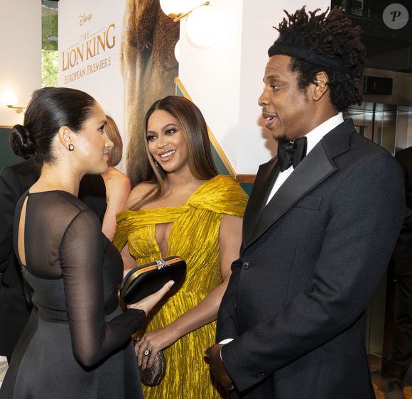 Beyoncé e Meghan Markle dividem olhares em première de filme: Para críticos como Tina Brown, no entanto, Meghan ainda busca uma identidade pública que vá além da influência instantânea — e tenta, sem o mesmo lastro, espelhar-se justamente em ícones como Beyoncé