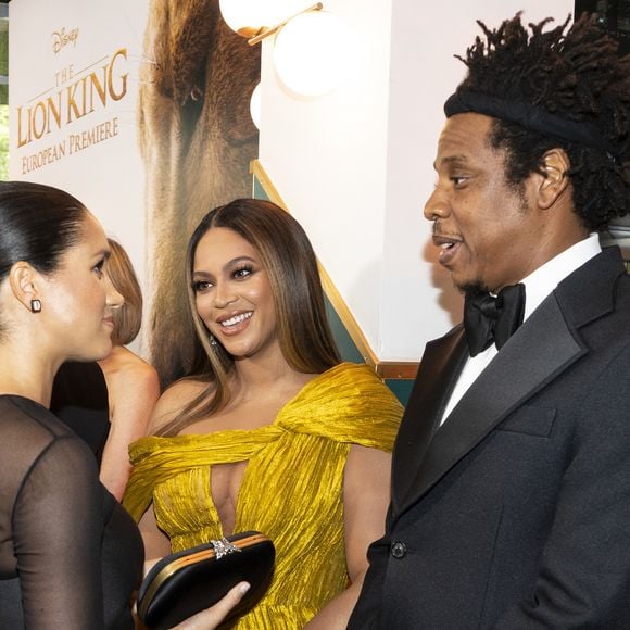 Beyoncé e Meghan Markle dividem olhares em première de filme: Para críticos como Tina Brown, no entanto, Meghan ainda busca uma identidade pública que vá além da influência instantânea — e tenta, sem o mesmo lastro, espelhar-se justamente em ícones como Beyoncé