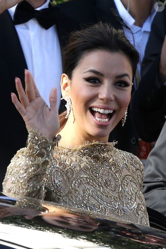 Banana caramelizada, café, gelo e leite são os principais ingredientes da versão cremosa de café gelado preparada por Eva Longoria