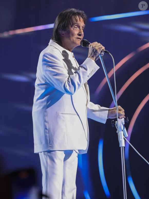 Roberto Carlos cogitou se casar em Las Vegas caso casamento com Nice na Bolívia fosse anulado