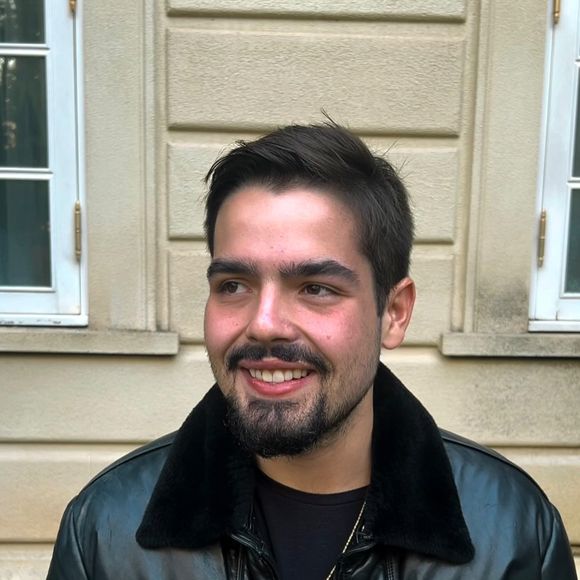 João Silva alega apenas ‘motivos pessoais’ para o adiamento da festa. É isso que informa o comunicado emitido aos convidados