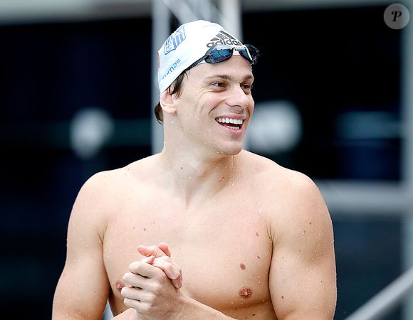 César Cielo passou mal ao comer seis sanduíches do Mcdonald´s em 2012